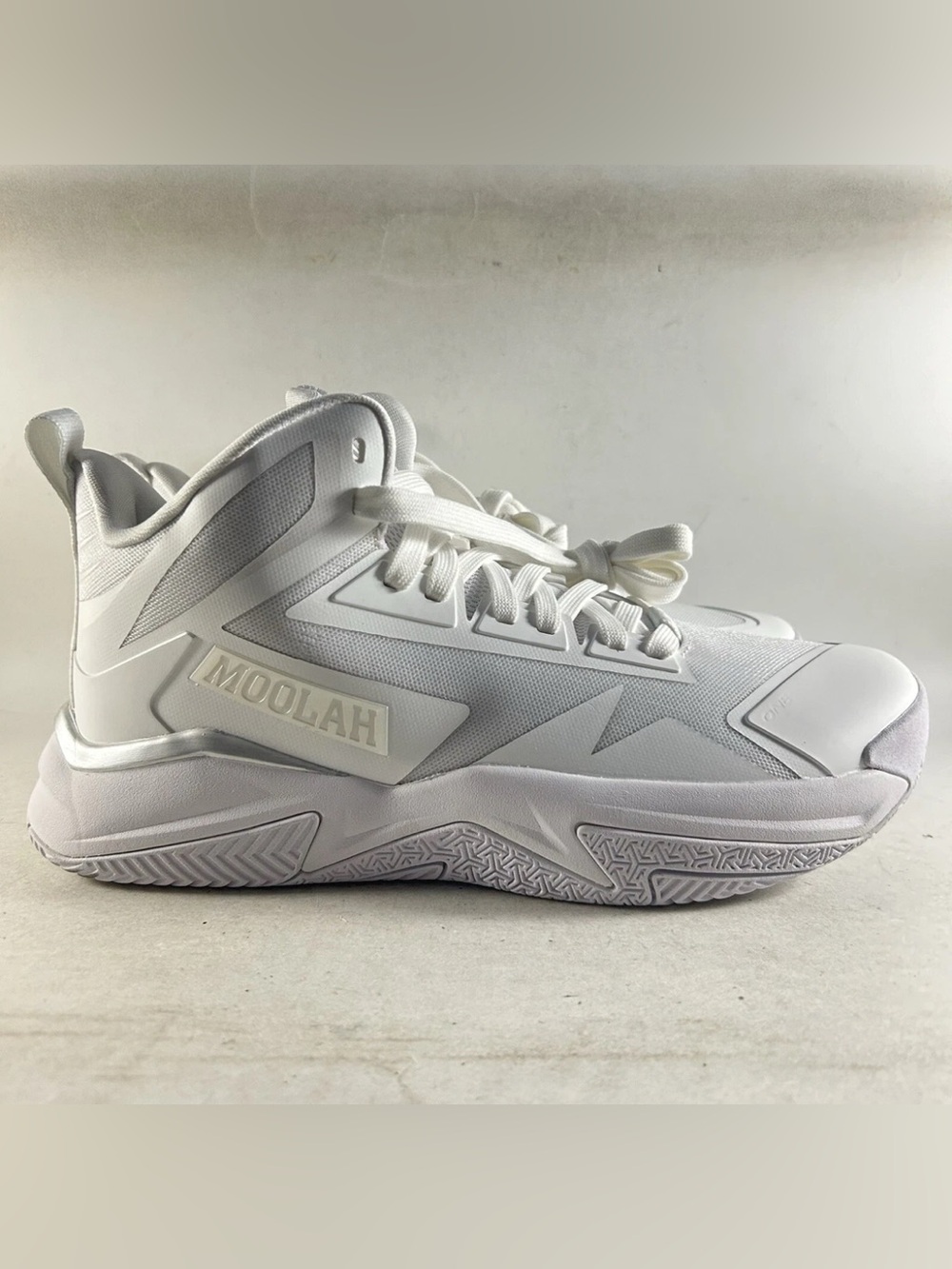 Moolah Triple Double Women’s Basketball Shoes Sneakers White Size 8